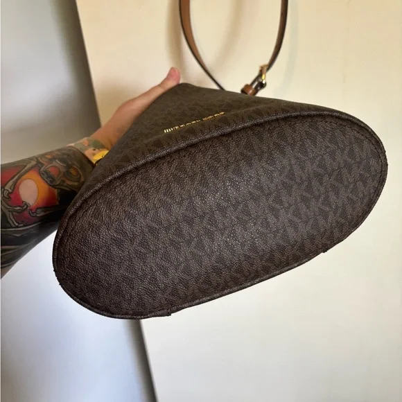 Michael Kors Brown Messenger Bag with Monogram Print and Gold Hardware - Picture 2 of 2